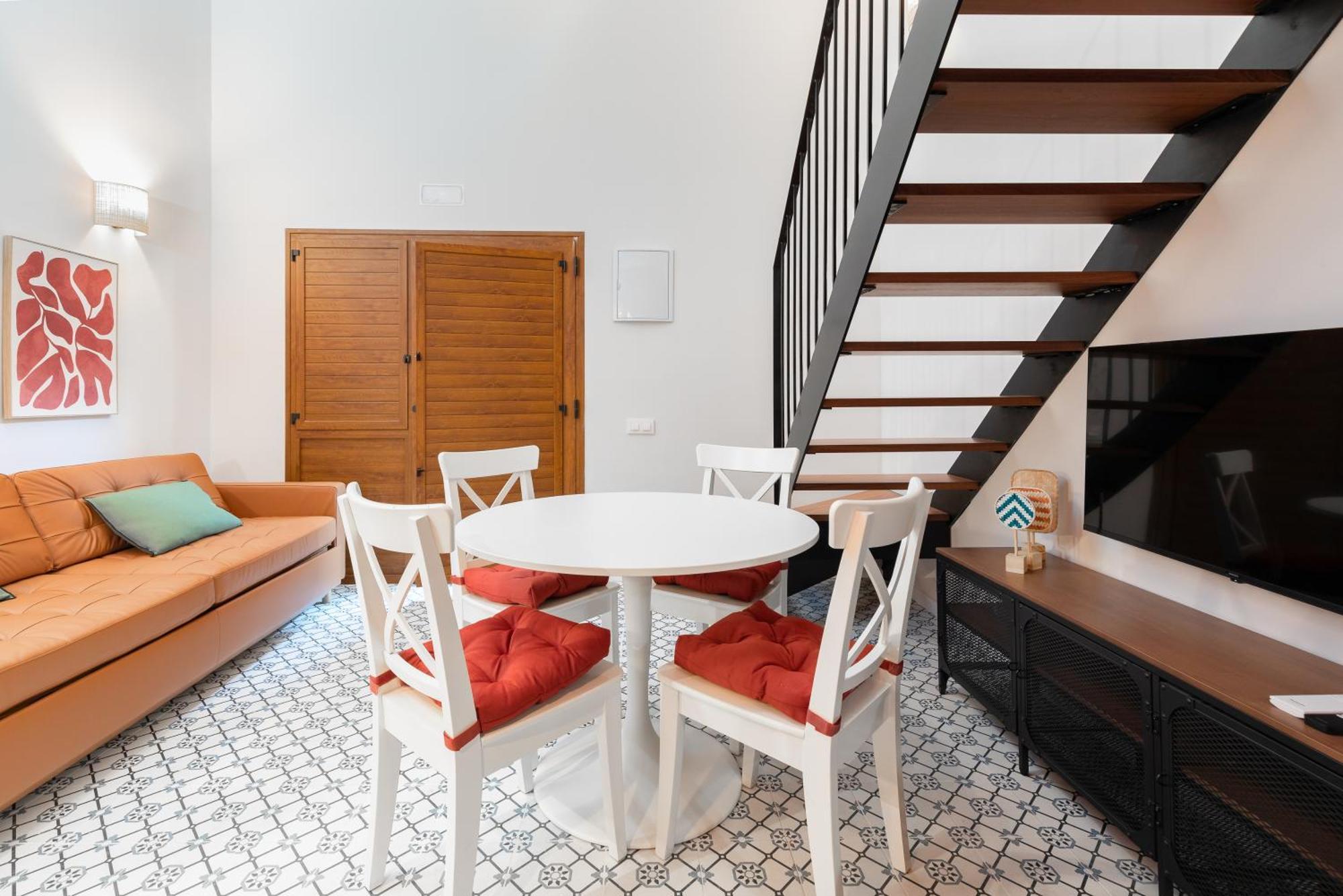 The Little Village Apartments Valencia Exterior photo