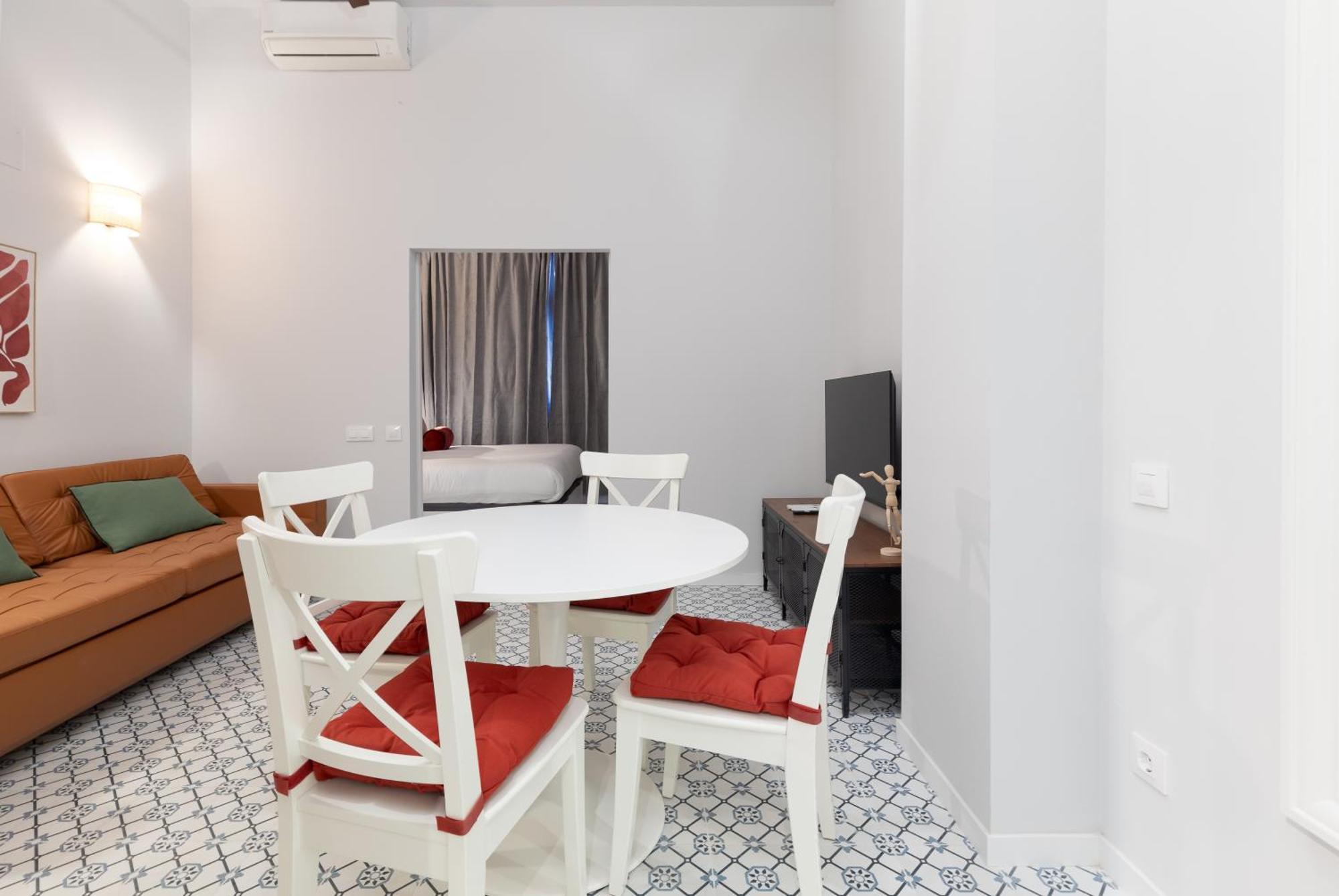 The Little Village Apartments Valencia Exterior photo